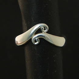 R249a Silver Koru Band